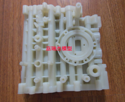 手板制作選擇機(jī)器加工還是人工加工?